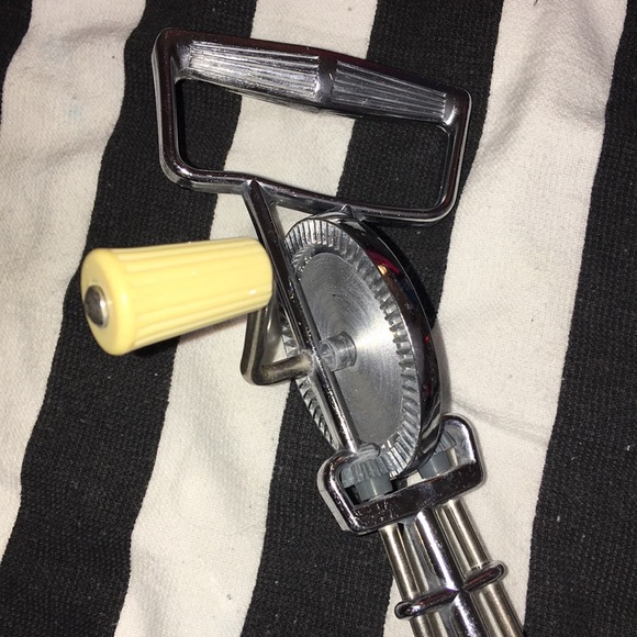 Farmhouse vintage egg beater mixer - Picture 5 of 6